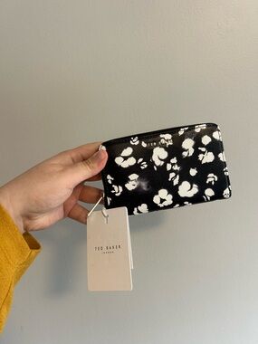 NEW Ted Baker Black & White cheetah like nocturnal Zip around mini Wallet